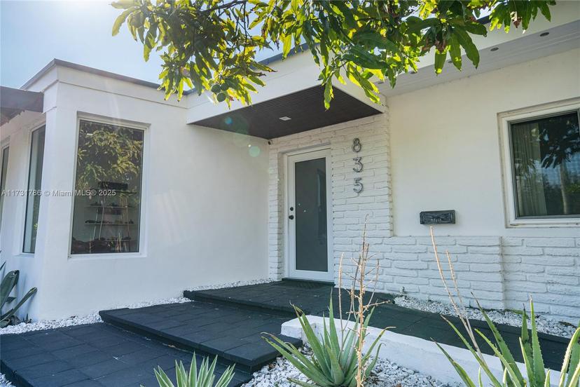 Picture of 835 Fairway Dr, Miami Beach FL 33141