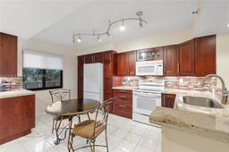 Picture of 2200 S Cypress Bend Dr # 406, Pompano Beach, FL 33069
