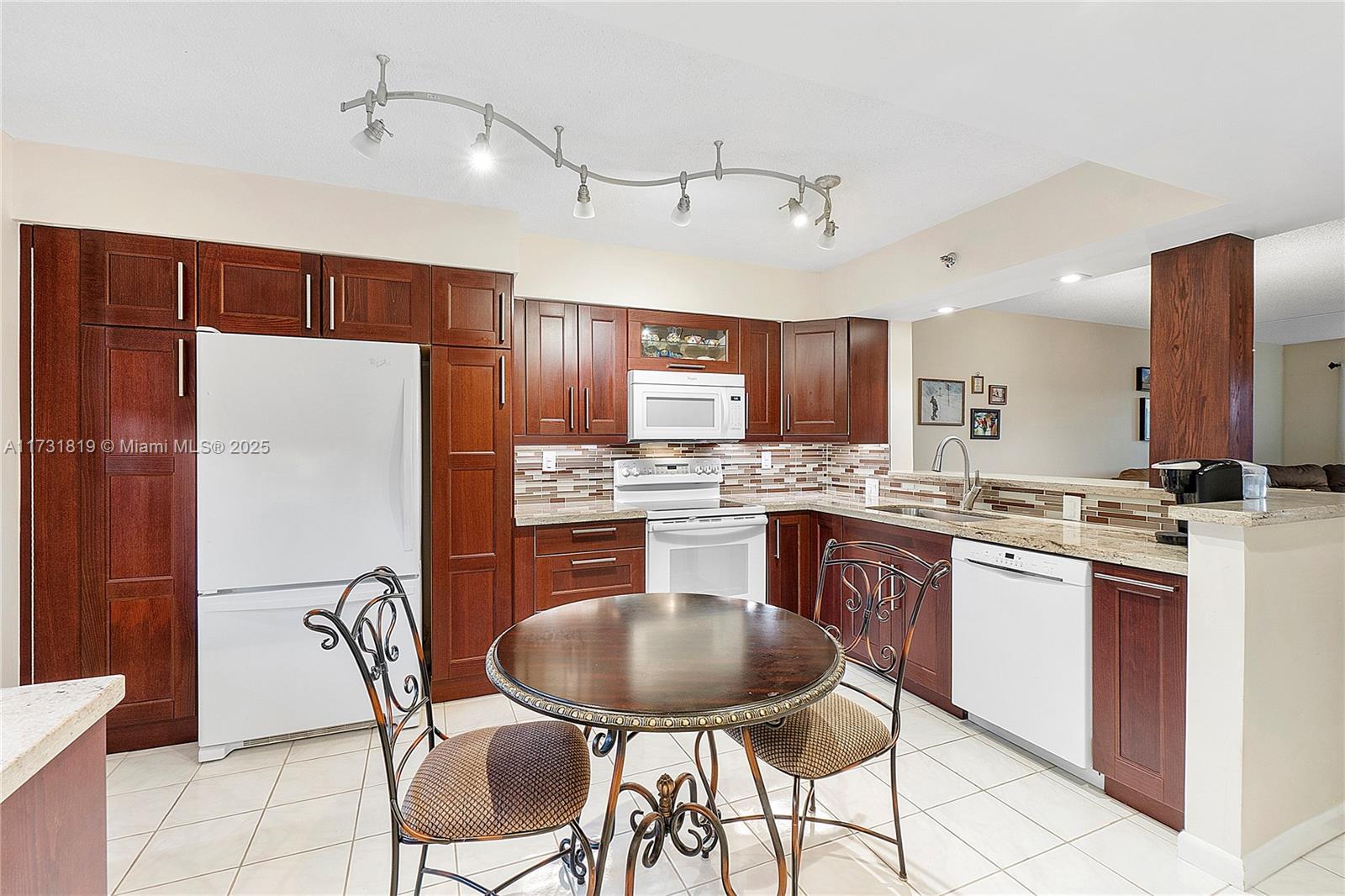 Picture of 2200 S Cypress Bend Dr # 406, Pompano Beach, FL 33069