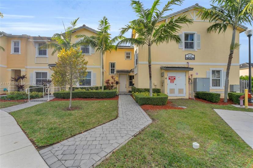 Picture of 132 SE 28Th Pl # 9, Homestead FL 33033