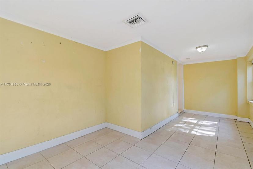 Picture of 1645 NE 180Th St, North Miami Beach FL 33162
