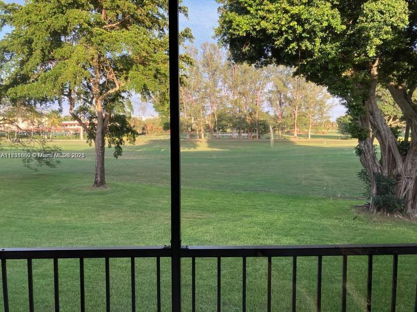 Picture of 9520 S Hollybrook Lake Dr # 205, Pembroke Pines FL 33025