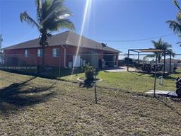 Picture of 1220 NE 7Th Ave, Cape Coral, FL 33909