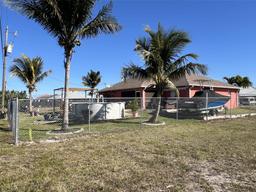 Picture of 1220 NE 7Th Ave, Cape Coral, FL 33909