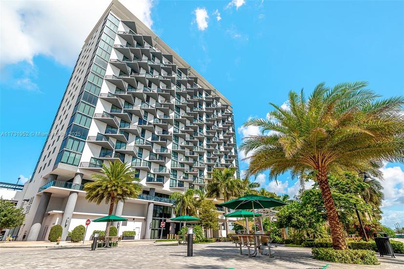 Picture of 5300 Paseo Blvd # 1404, Doral FL 33166