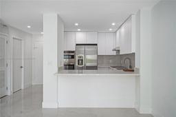 Picture of 1450 Lincoln Rd # 409, Miami Beach, FL 33139