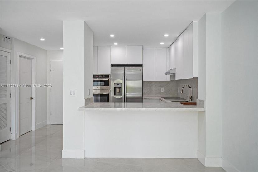 Picture of 1450 Lincoln Rd # 409, Miami Beach FL 33139
