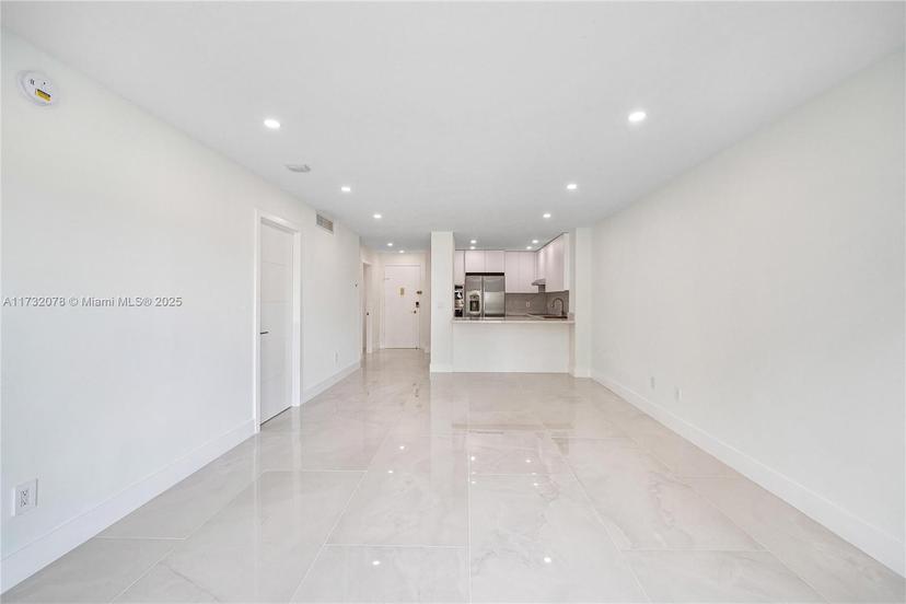 Picture of 1450 Lincoln Rd # 409, Miami Beach FL 33139