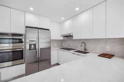 Picture of 1450 Lincoln Rd # 409, Miami Beach, FL 33139