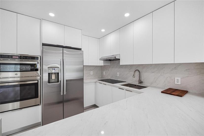 Picture of 1450 Lincoln Rd # 409, Miami Beach FL 33139