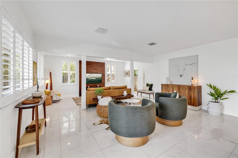 Picture of 880 NE 85Th St, Miami FL 33138