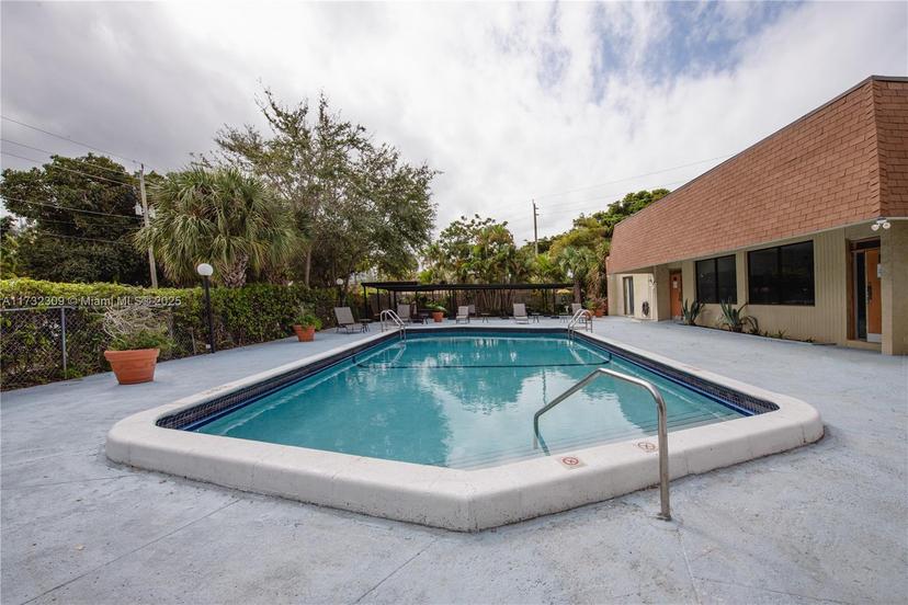 Picture of 16950 W Dixie Hwy # B320, North Miami Beach FL 33160