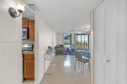 Picture of 3401 N Country Club Dr # 502, Aventura, FL 33180