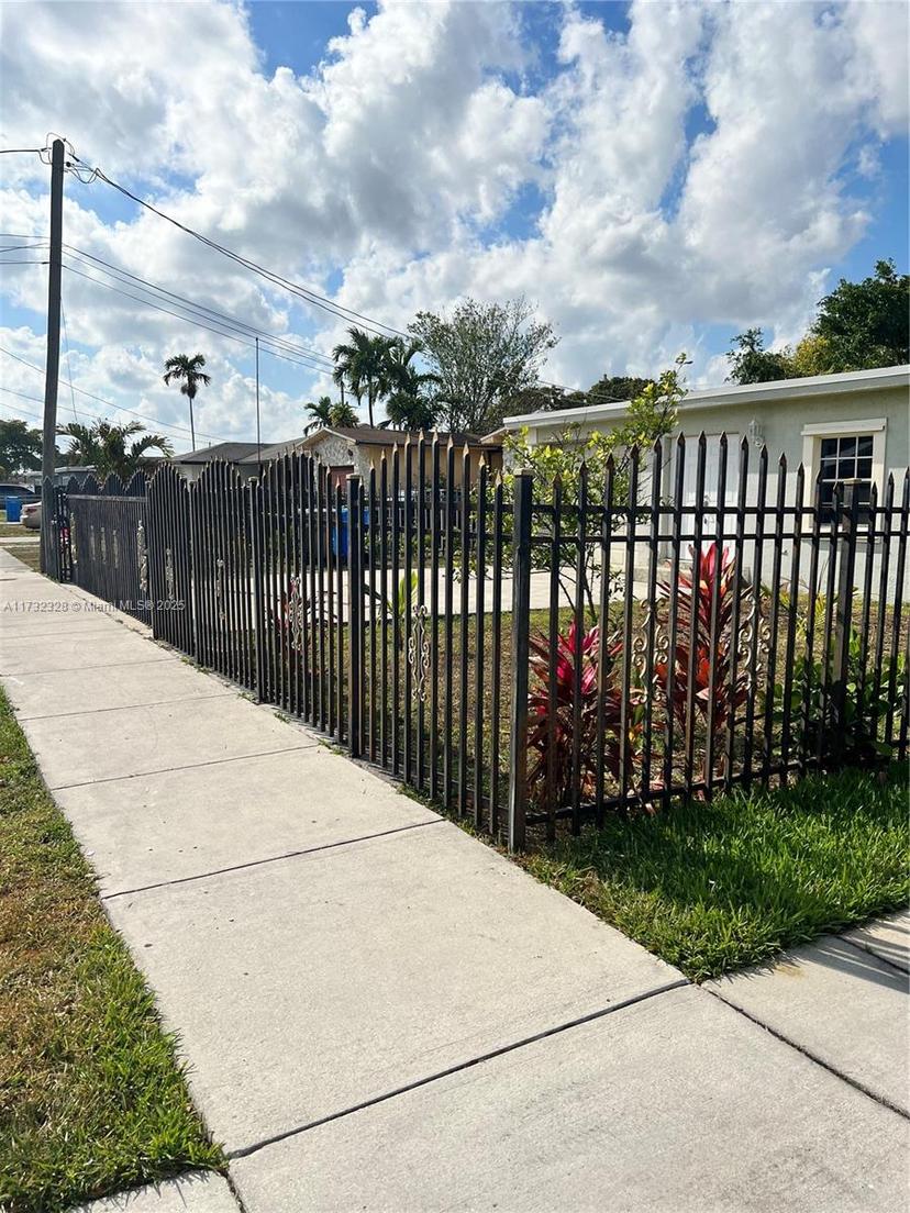 Picture of 5407 SW 20Th St, West Park FL 33023