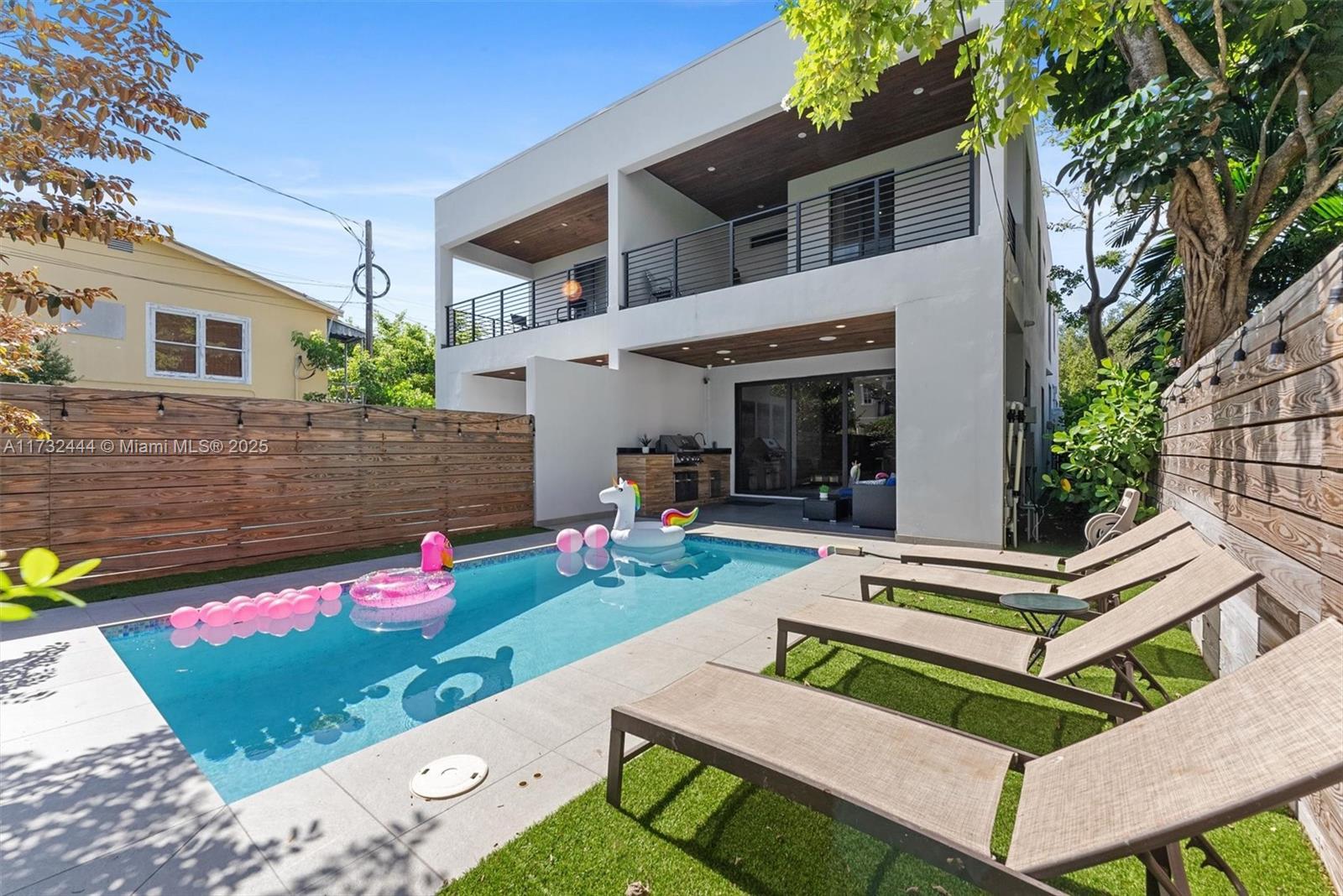 Picture of 1113 NE 2Nd St, Fort Lauderdale, FL 33301