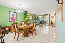 Picture of 1100 Colony Point Cir # 119, Pembroke Pines, FL 33026