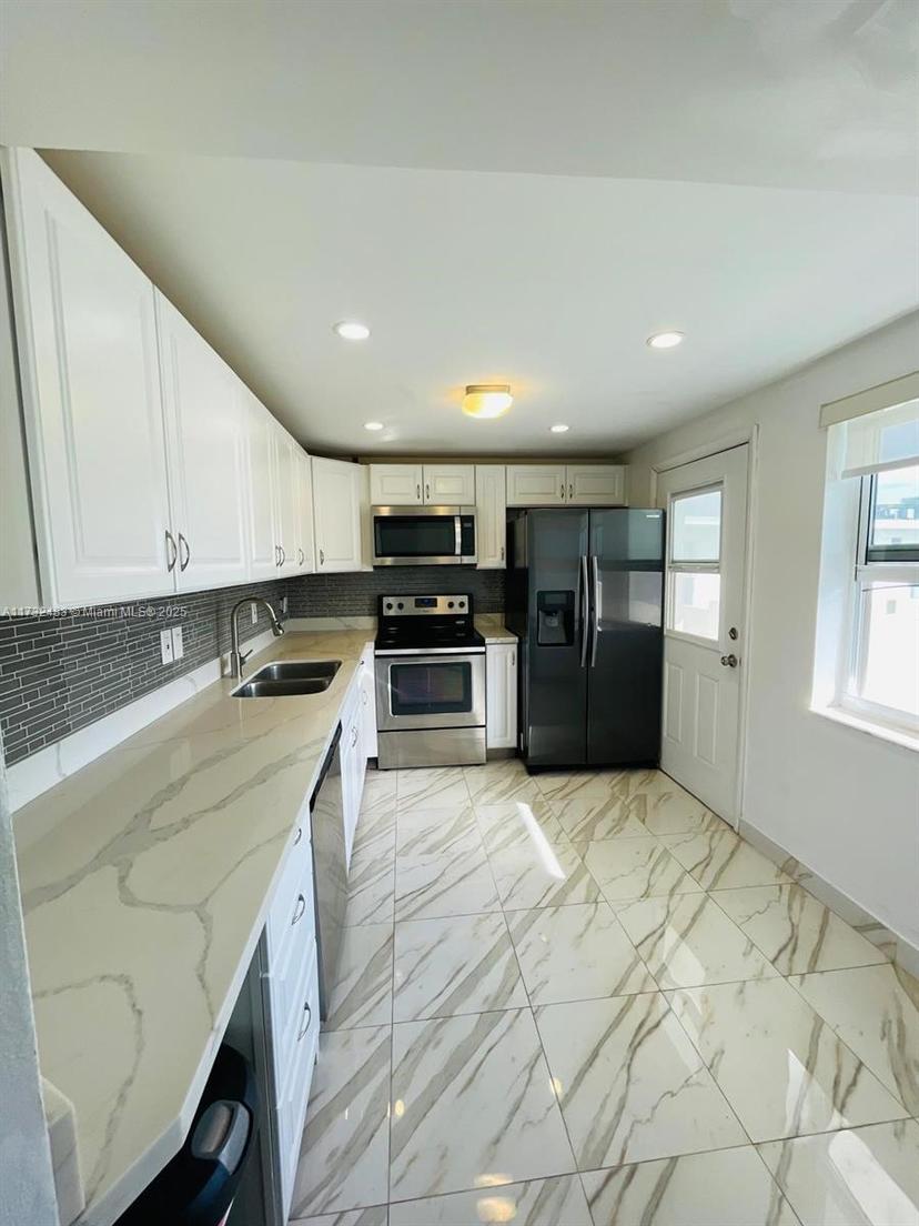 Picture of 1701 NE 191St St # A402, Miami FL 33179