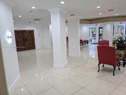 Picture of 1300 NE Miami Gardens Dr # 613E, Miami, FL 33179
