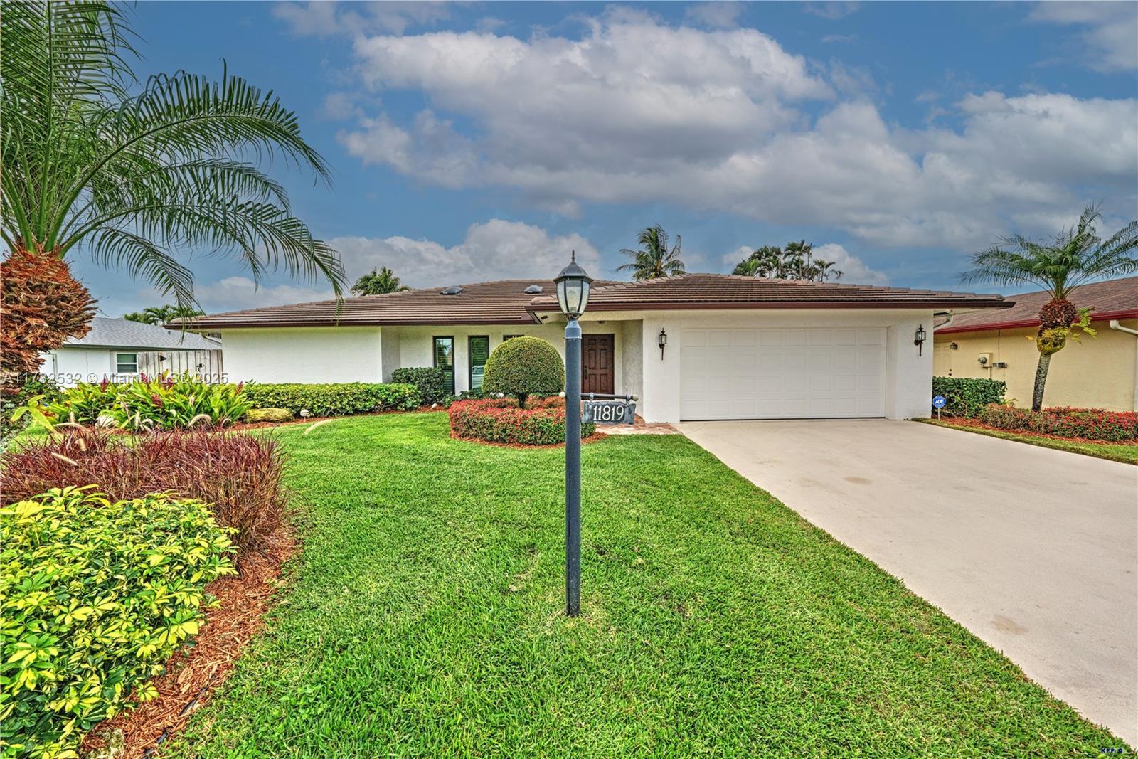 Picture of 11819 Hemlock St, Palm Beach Gardens, FL 33410