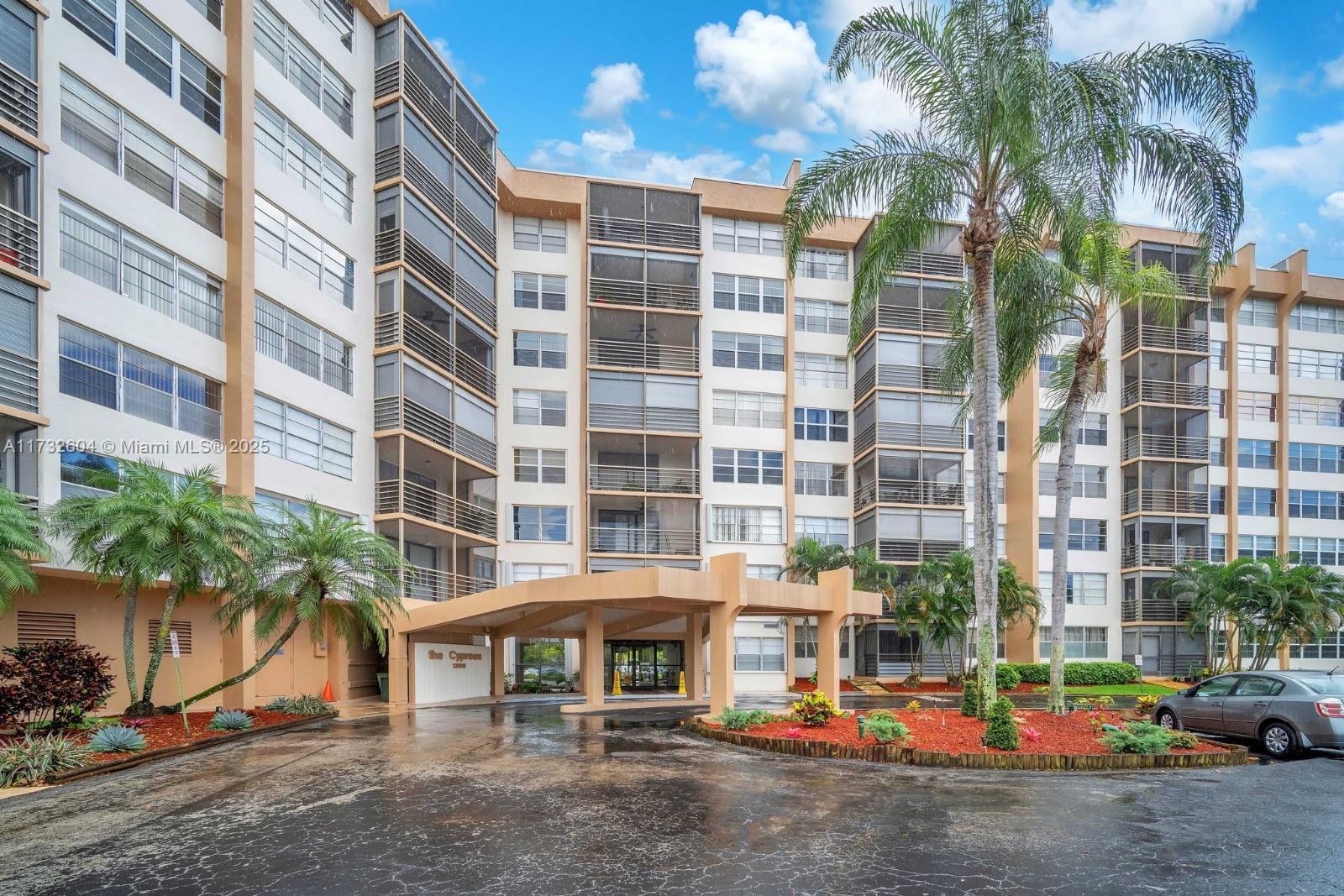 Picture of 1200 Saint Charles Pl # 419, Pembroke Pines, FL 33026
