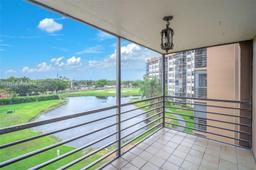 Picture of 1200 Saint Charles Pl # 419, Pembroke Pines, FL 33026