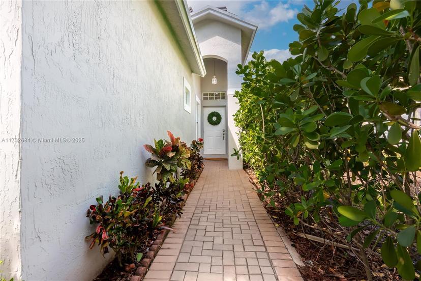 Picture of 4123 Sapphire Bnd, Weston FL 33331