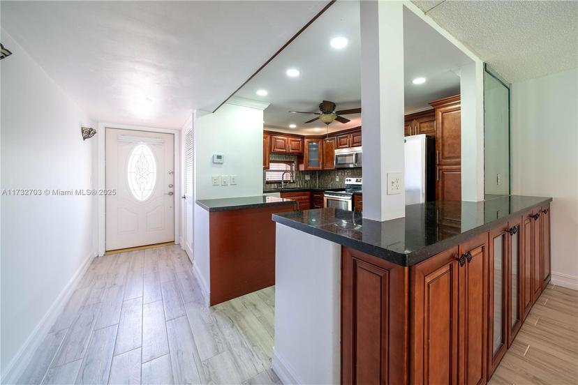 Picture of 711 S Hollybrook Dr # 209, Pembroke Pines FL 33025