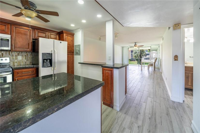 Picture of 711 S Hollybrook Dr # 209, Pembroke Pines FL 33025