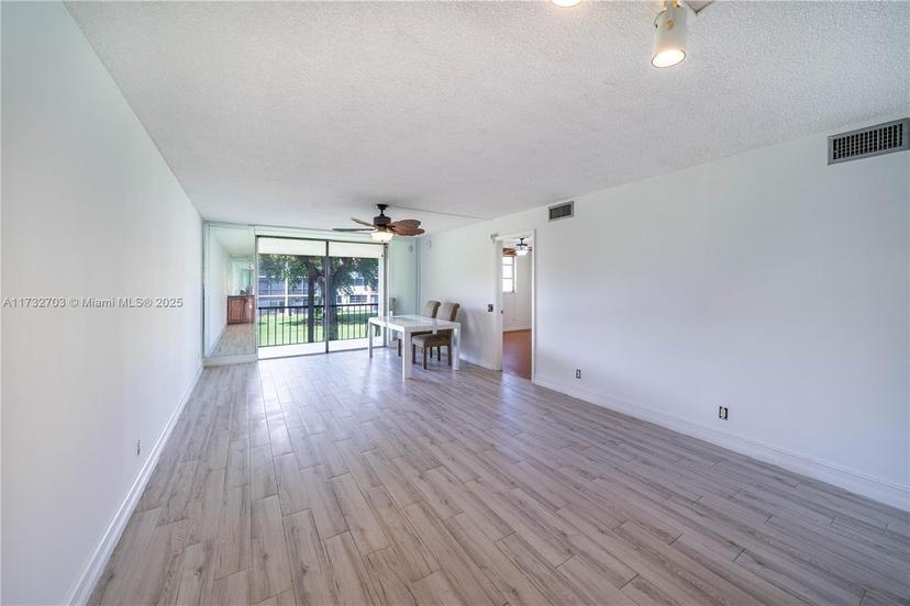 Picture of 711 S Hollybrook Dr # 209, Pembroke Pines FL 33025