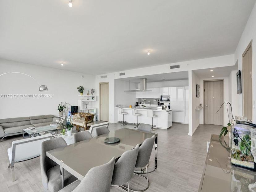 Picture of 1000 Brickell Plz, Miami FL 33131