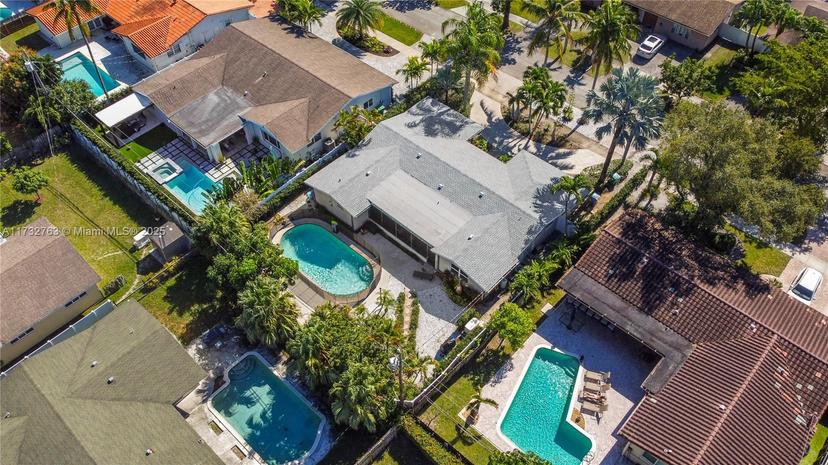 Picture of 1911 NE 206Th Ter, Miami FL 33179