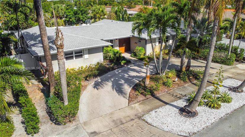 Picture of 1911 NE 206Th Ter, Miami FL 33179