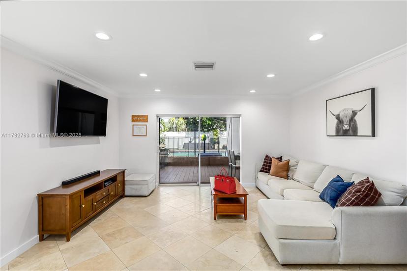 Picture of 1911 NE 206Th Ter, Miami FL 33179