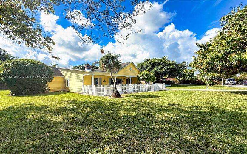 Picture of 19280 SW 304Th St, Homestead FL 33030
