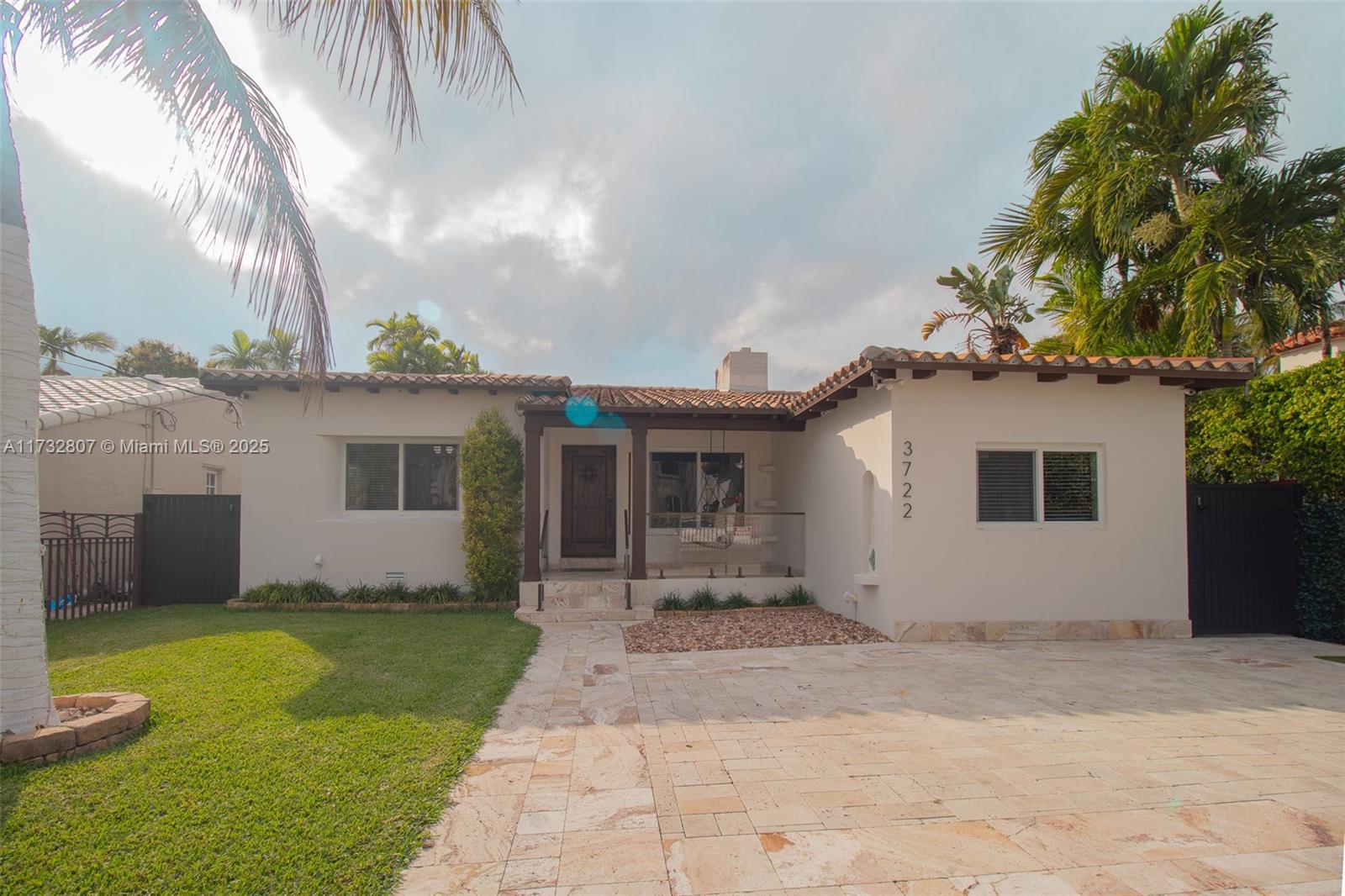 Picture of 3722 Royal Palm Ave, Miami Beach, FL 33140