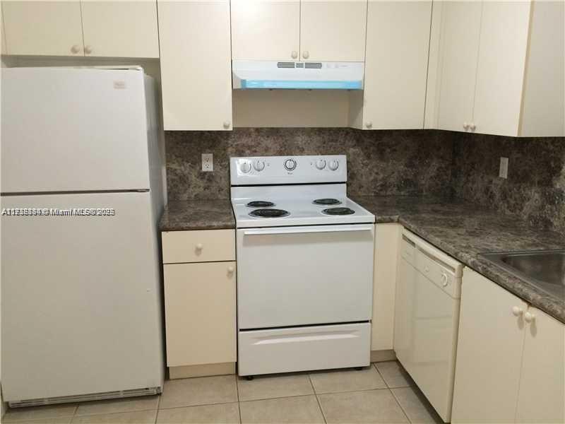 Picture of 4235 N University Dr # 310, Sunrise FL 33351