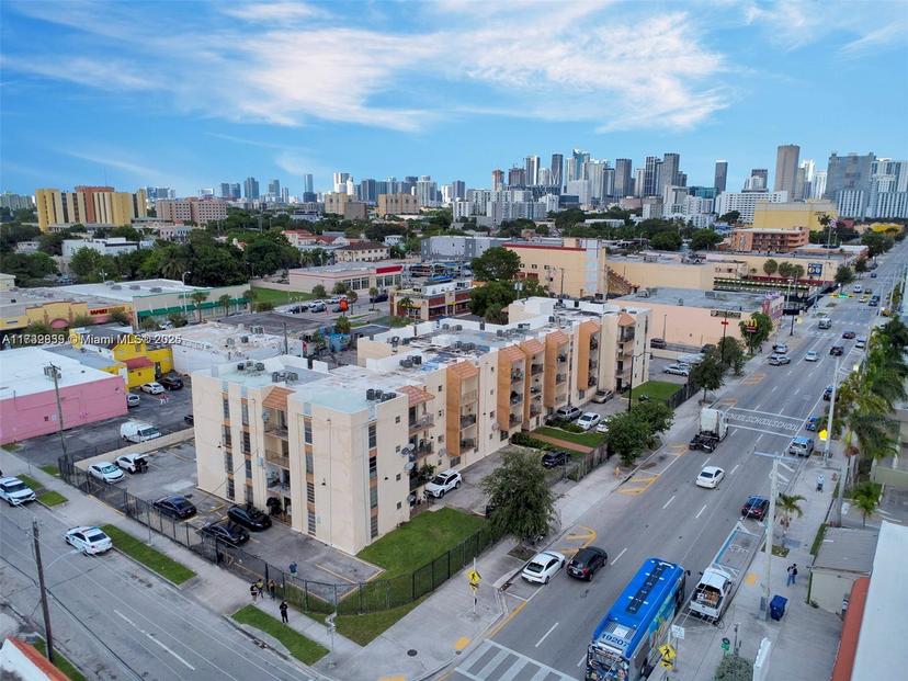 Picture of 1051 SW 1St St # 211, Miami FL 33130