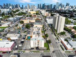 Picture of 1051 SW 1St St # 211, Miami, FL 33130