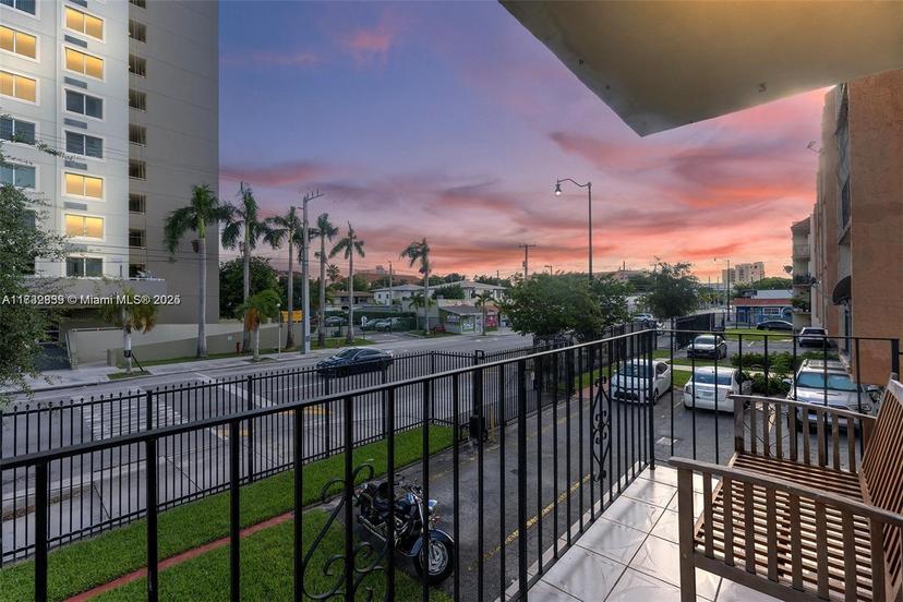 Picture of 1051 SW 1St St # 211, Miami FL 33130