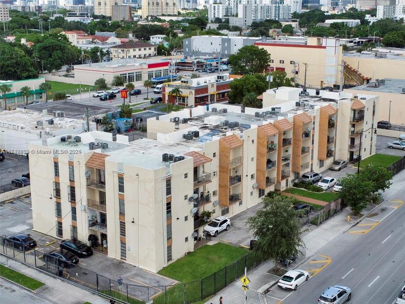 Picture of 1051 SW 1St St # 211, Miami FL 33130
