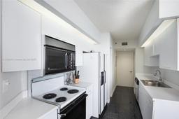 Picture of 16425 Collins Ave # 912, Sunny Isles Beach, FL 33160