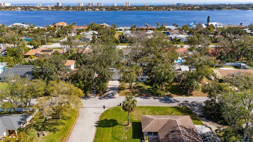 Picture of 1017 Parkwood Dr, Ormond Beach FL 32174