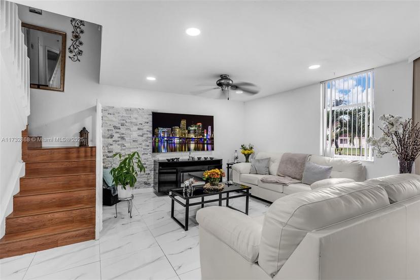 Picture of 1705 San Remo Cir, Homestead FL 33035