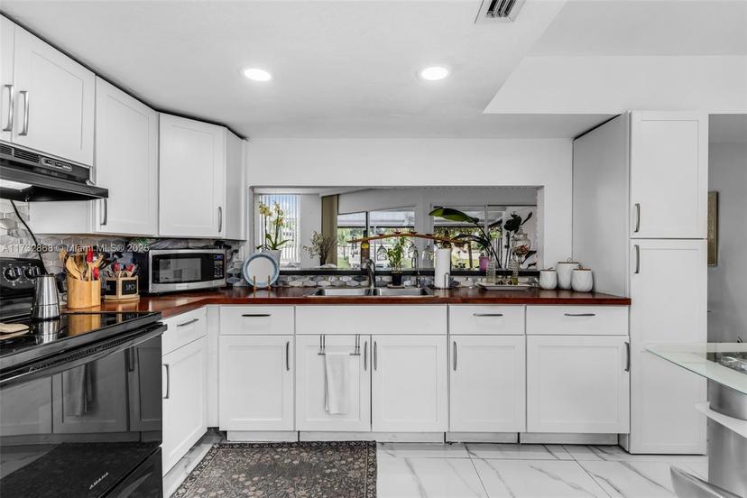 Picture of 1705 San Remo Cir, Homestead FL 33035