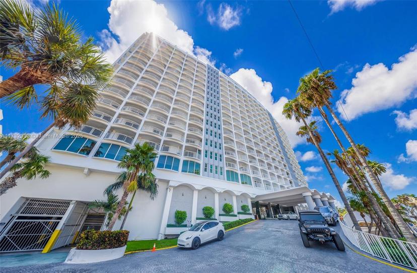 Picture of 5401 Collins Ave # 419, Miami Beach FL 33140