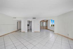 Picture of 5401 Collins Ave # 419, Miami Beach, FL 33140