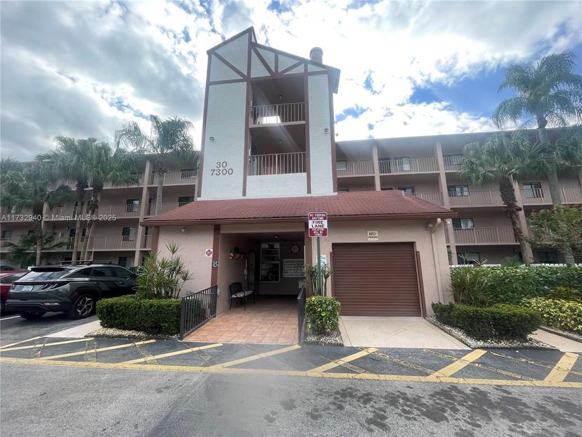 Picture of 7300 Amberly Ln # 403, Delray Beach FL 33446
