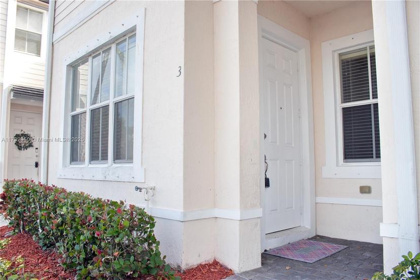 Picture of 153 SE 28Th Pl # 3, Homestead FL 33033