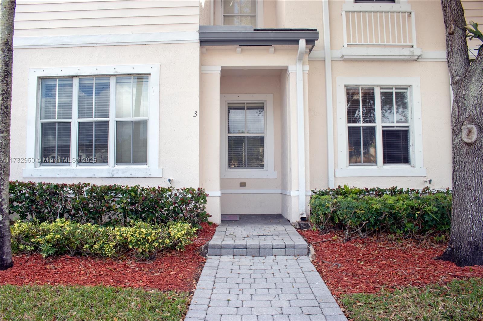 Picture of 153 SE 28Th Pl # 3, Homestead, FL 33033