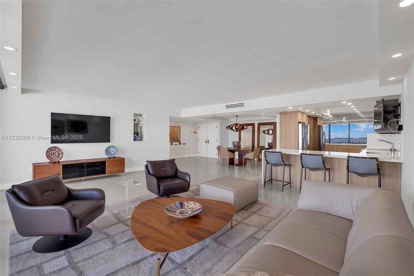 Picture of 3 Grove Isle Dr # C1407, Coconut Grove FL 33133